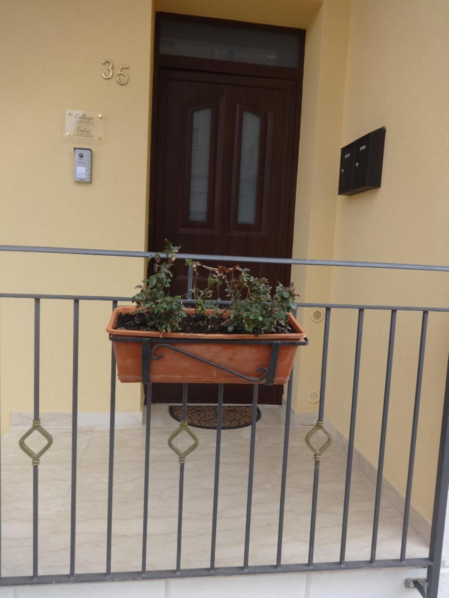 Calliope Trapani Luaran gambar